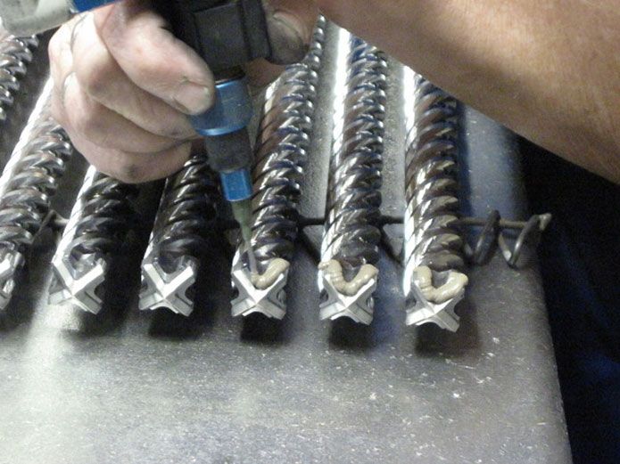 Apply abrasive paste with Preeflow Dispenser
