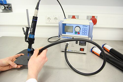preeflow Dispenser im Test für Klebstoffdosierung