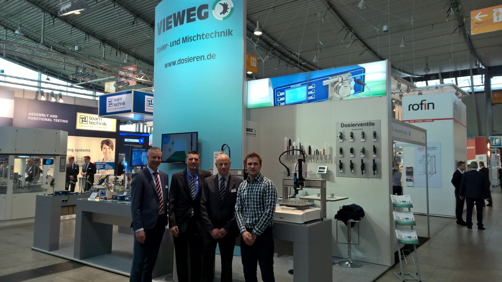 Vieweg Team and Felix Gruber from preeflow at the Medtec Europe