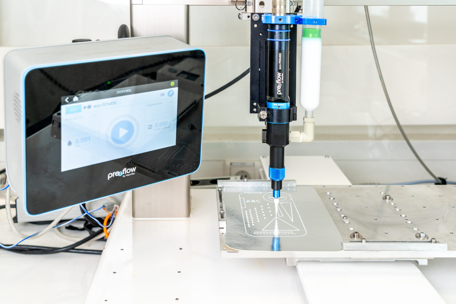 productronica 2025 – preeflow Mikrodosiertechnik perfekt vertreten